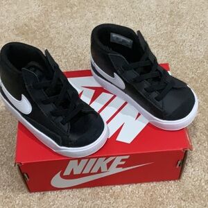 Nike Kids Black Sneakers